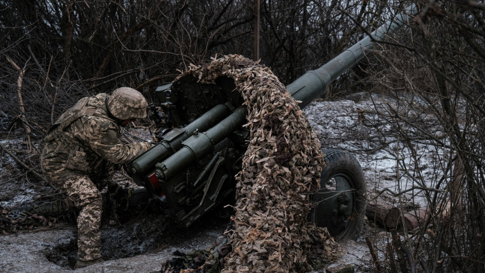 Többen meghaltak Tokmakban ukrán tüzérségi támadásban