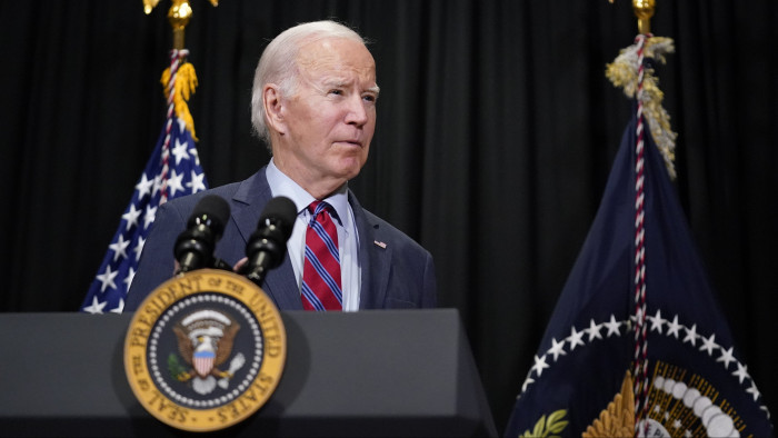 Impeachment: Joe Biden finoman szólva sem repes az örömtől