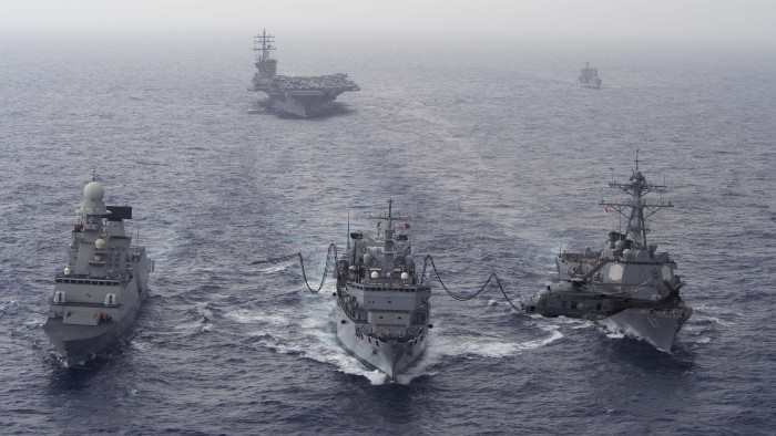 Drónt és rakétát vadászott le egy amerikai hadihajó a Vörös-tengeren