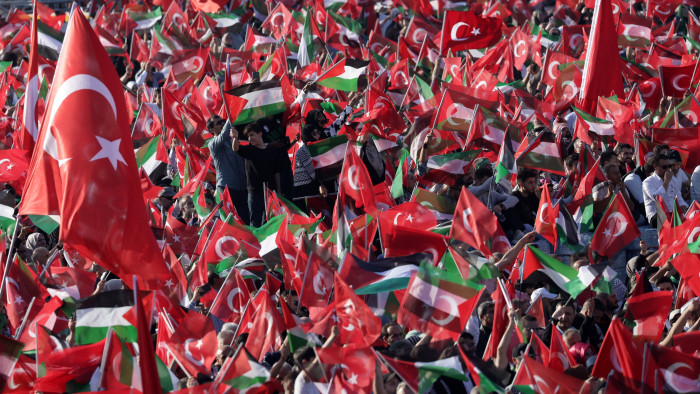 Több ezren tüntettek a palesztinok mellett Isztambulban