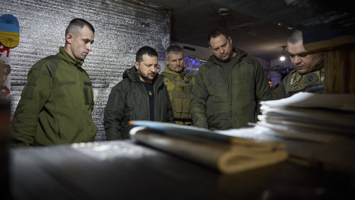 Menesztették az ukrán vezérkari főnököt is