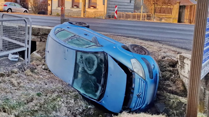Érthetetlen, hogy gondolta ezt a sofőr, baleset is lett belőle - videó