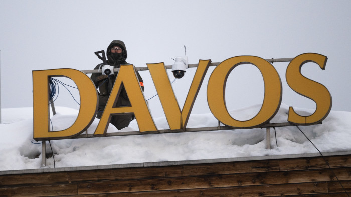 Európa lassan alkalmazkodik, Kína jól reagált - Nagy Márton Davosban