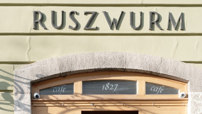 Több bűncselekmény gyanújáról ír a Ruszwurm cukrászda ügyét vizsgáló bizottság