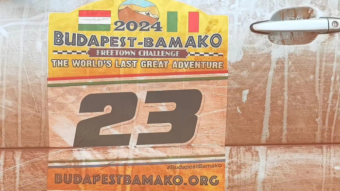 Véres tömegverekedéssel ért véget a Budapest–Bamako-rali - videó