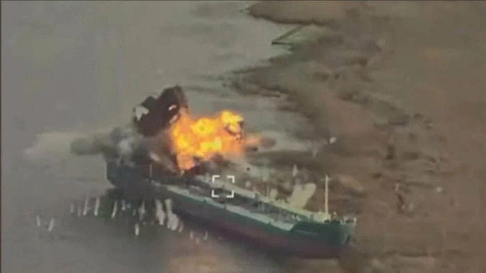 Orosz kémhajót lőttek ki az ukránok - videó