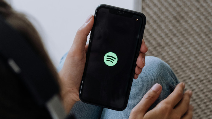 Kockázatos lépésre készülhet a Spotify