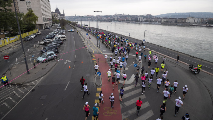 Bringás rendezvény és futóverseny - ismét borul Budapest közlekedése