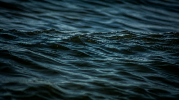 Napok óta fekete szennyvíz ömlik az egyik Pest vármegyei folyóba - videó
