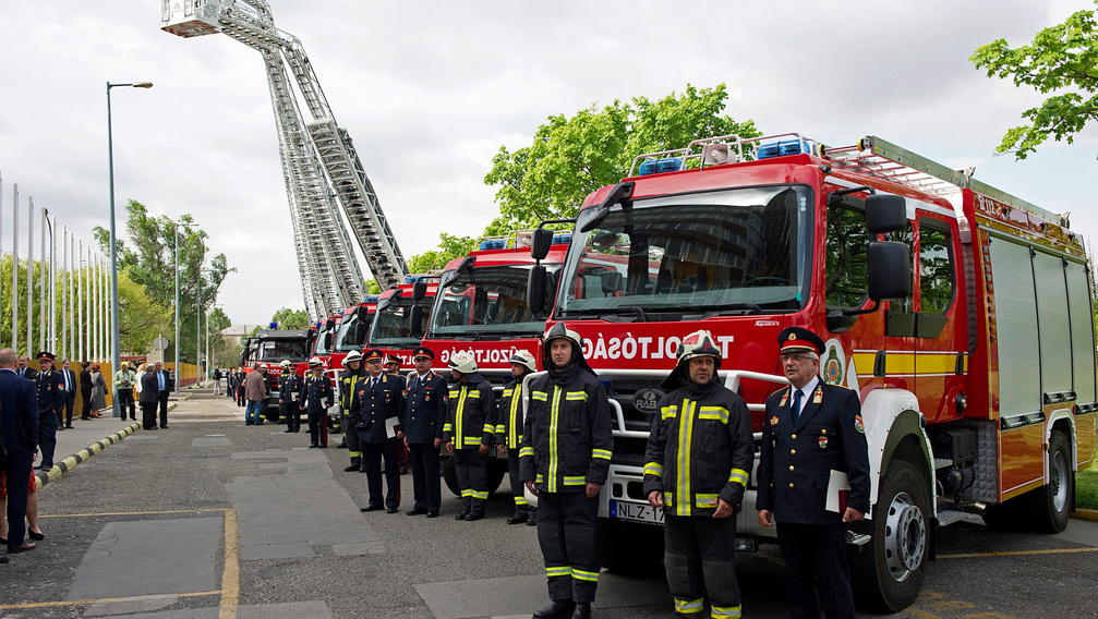Jönnek az új, magyar gyártású tűzoltóautók