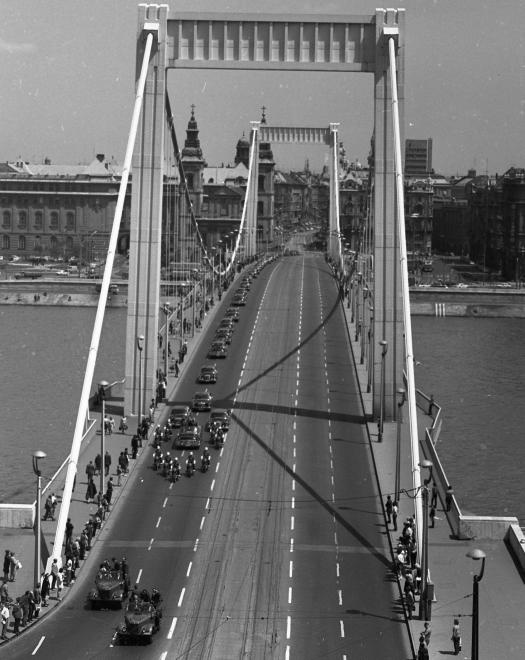 Fidel Castro így foglalta el az Erzsébet hidat Budapesten - fotó