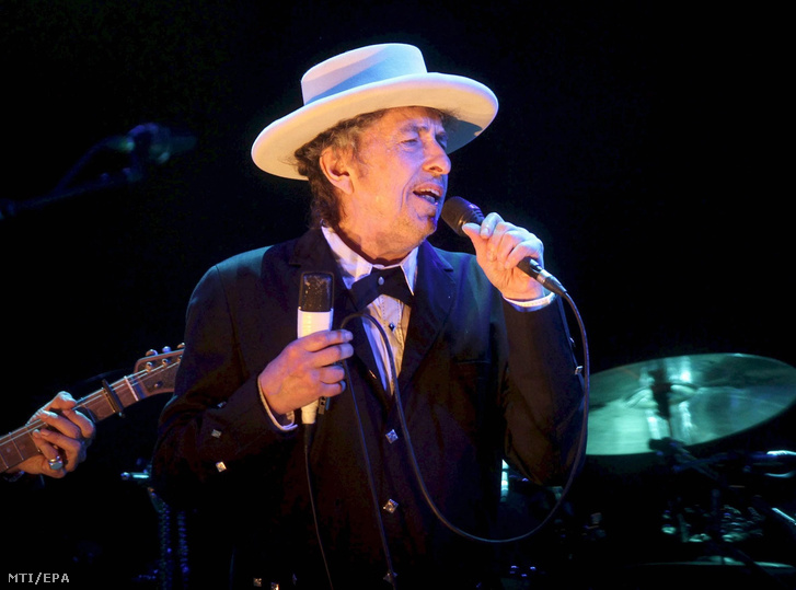 Bob Dylan átveszi a Nobel-díjat