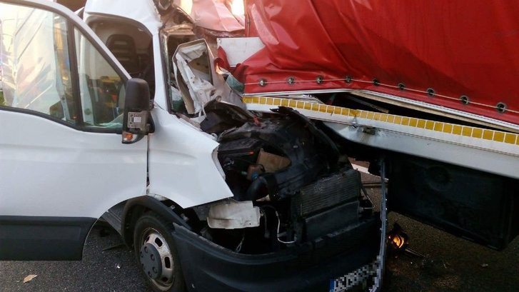 Borzalmas baleset az M1-es autópályán Győrnél - fotók