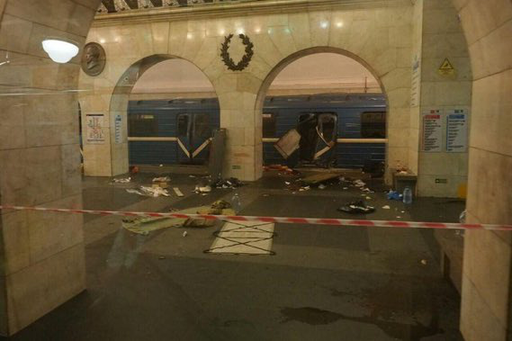 Robbanás a szentpétervári metróban: legalább tíz halott, ötven sérült - fotó és videó
