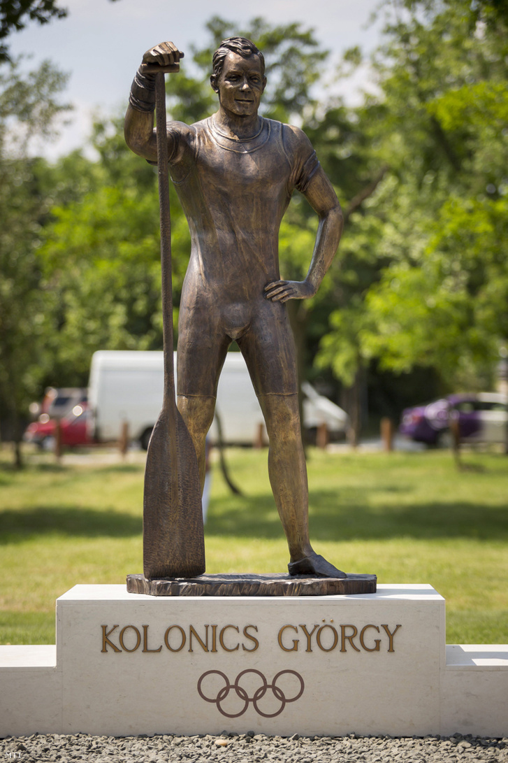 Sétányt és szobrot avattak Kolonics György tiszteletére Budapesten