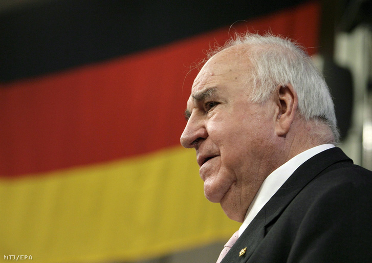 Elhunyt Helmut Kohl