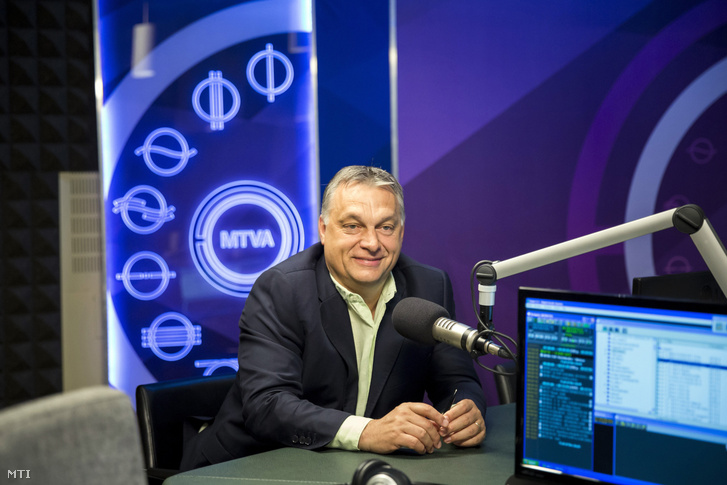 Orbán Viktor elmondta, miért kellett a plakátkampány