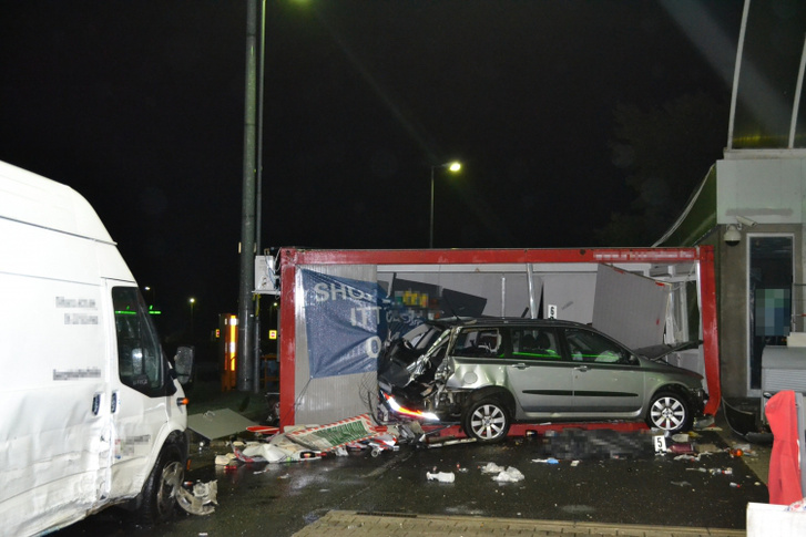 Fotók az M7-es autópályán történt halálos balesetről