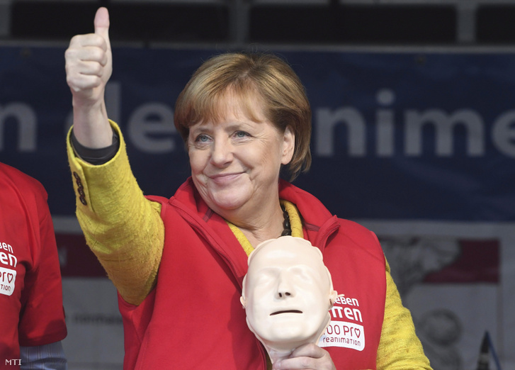 Angela Merkelt a királykobrája is segítette a választás előtt