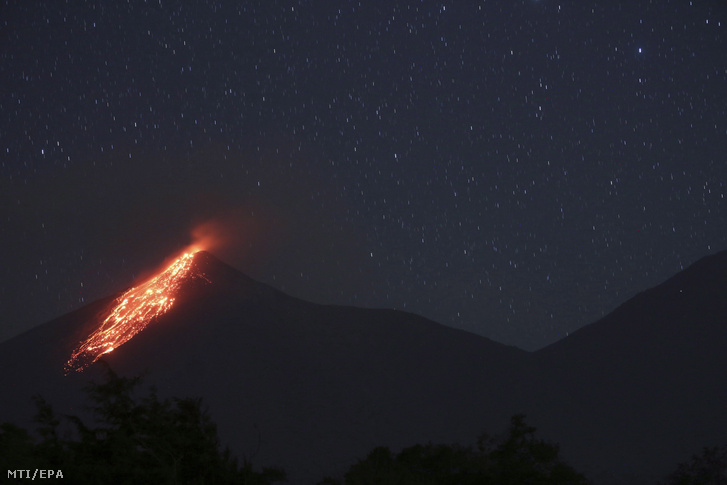 Különleges videó egy vulkánkitörésről