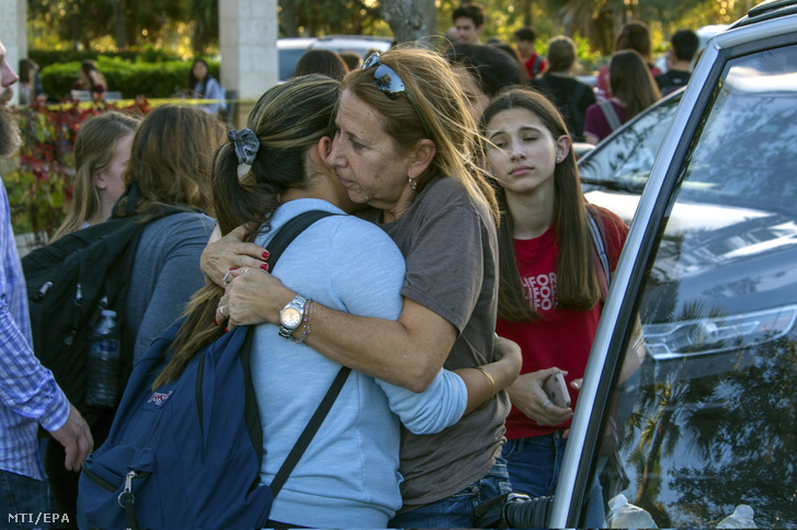 A legrosszabb rémálom - 17-en haltak meg a floridai lövöldözésben