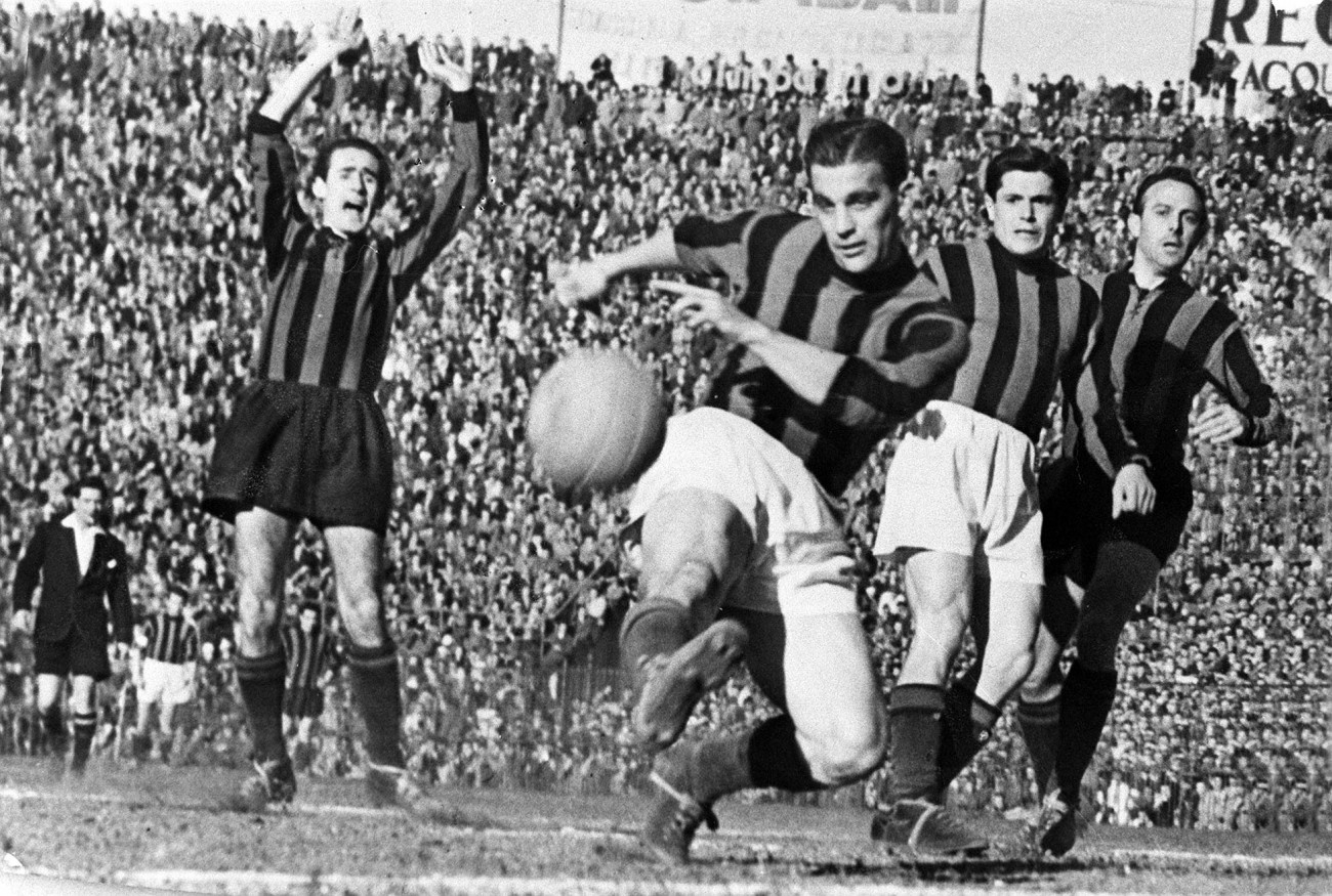 25/04/1951 MILAN -INTER
 GOL DI NORDAHL 
FOTO OMEGA