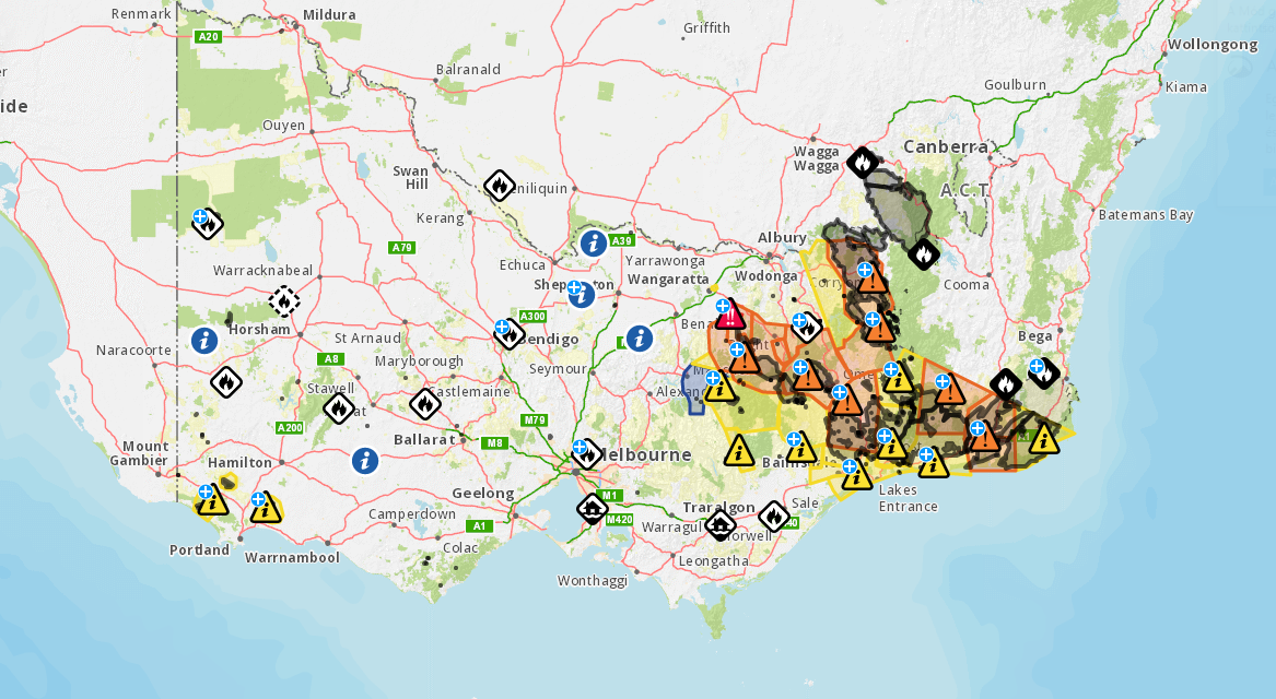 Ezen a weboldalon folyamatosan frissülő térképen mutatják meg, hol, milyen súlyos a tűzvész okozta helyzet, melyik terület, milyen óvintézkedésekre van szükség.