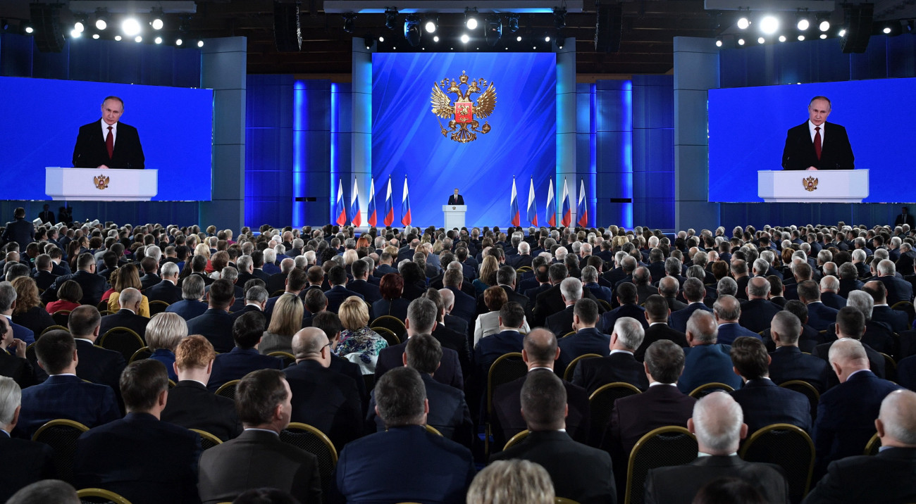 Moszkva, 2020. január 15.
Vlagyimir Putyin orosz elnök éves beszédét mondja a parlament két háza előtt a moszkvai Manyézs Központi Kiállítási Csarnokban 2020. január 15-én.
MTI/EPA/Szputnyik/Alekszej Nyikolszkij