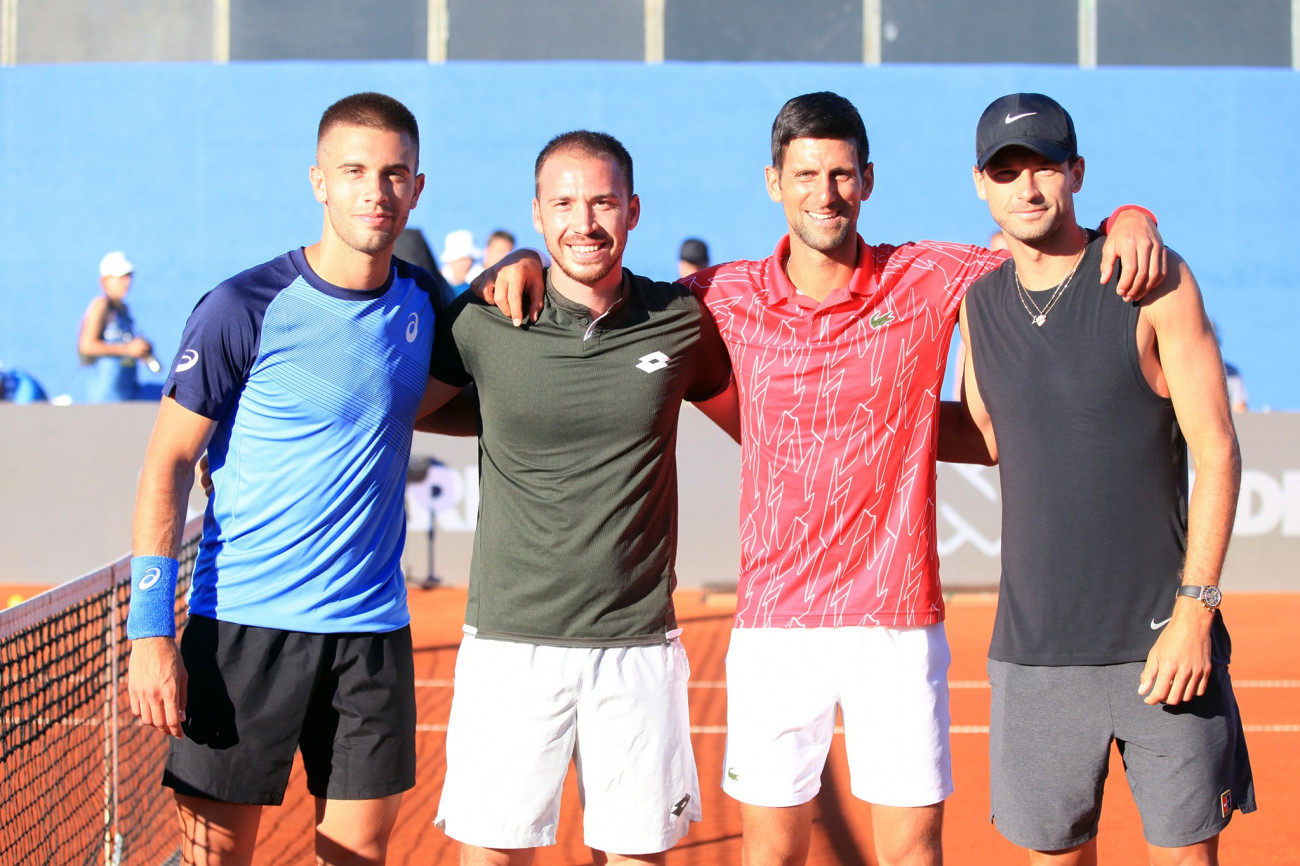 A kép jobb szélén Dimitrov, mellett Djokovic. Fotó: Facebook/Adria Tour