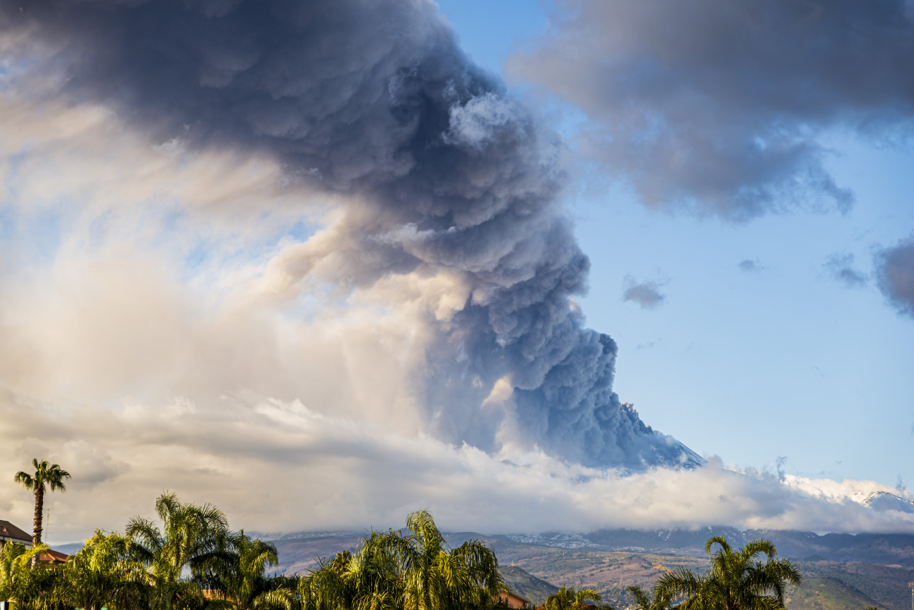 CATANIA, ITALY - DECEMBER 14:  A photo shows the Mount Etna volcano spewing smoke on December 14, 2021 in Catania, Italy. (Photo by Salvatore Allegra/Anadolu Agency via Getty Images)