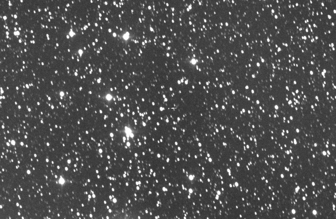A kép közepén látható apró nyíl jelzi a James Webb űrteleszkópot, ami január 24-én érkezett az L2-hez. 
The Virtual Telescope Project