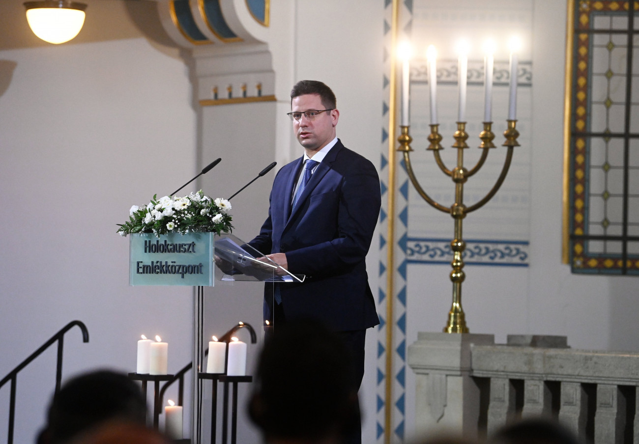 Budapest, 2022. január 27.
Gulyás Gergely, a Miniszterelnökséget vezető miniszter beszél a holokauszt áldozatainak nemzetközi emléknapján tartott megemlékezésen a Holokauszt Dokumentációs Központban 2022. január 27-én.
MTI/Bruzák Noémi
