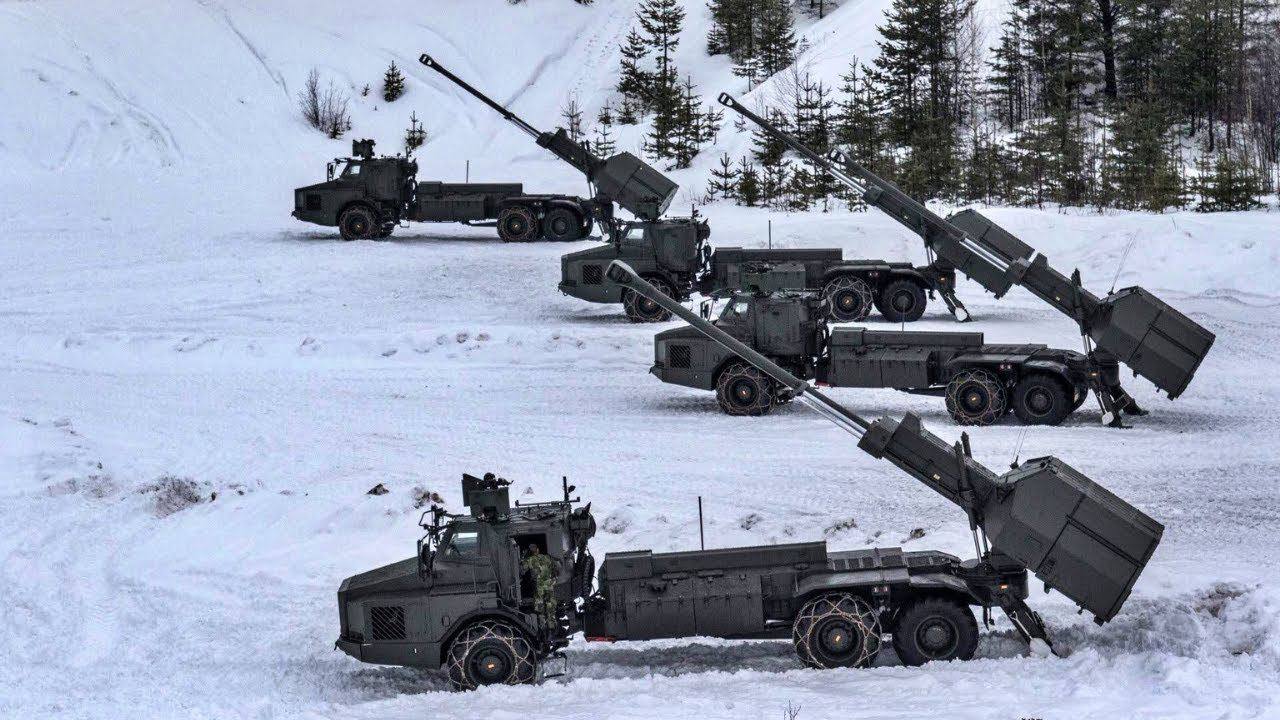 Svéd, BAE Systems Bofors Archer önjáró lövegek tüzelőállásban. Fotó: Twitter/Erik Korsas