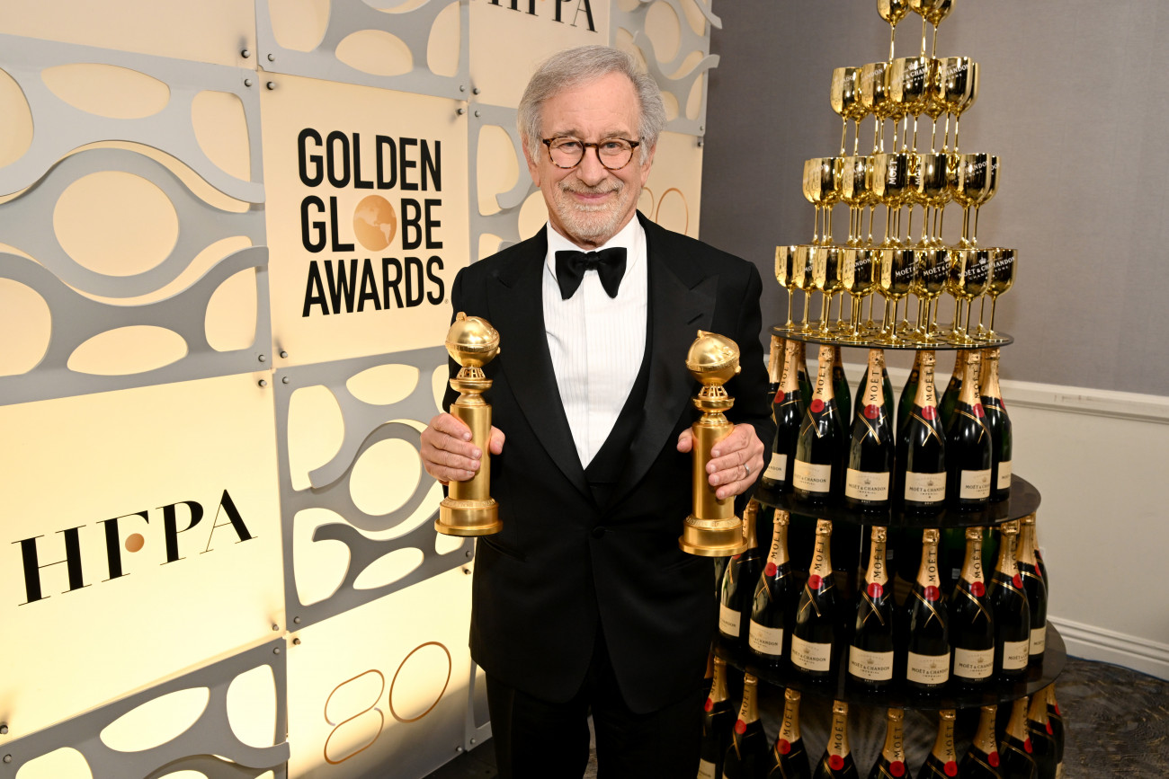 BEVERLY HILLS, CALIFORNIA - JANUARY 10: Steven Spielberg poses with the Best Motion Picture â Drama award for 
