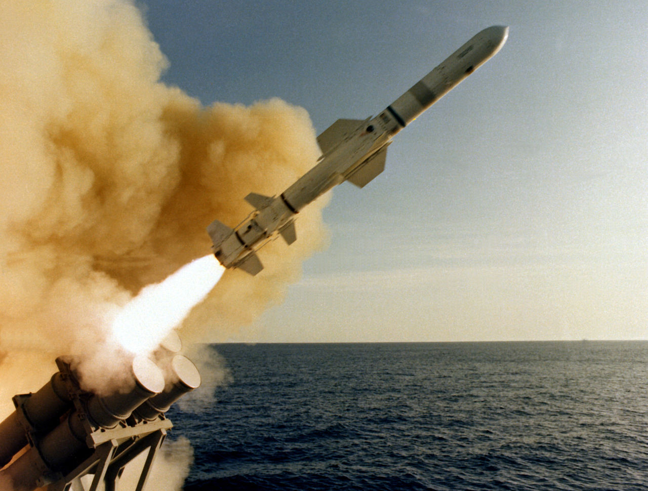 RGM-84 Harpoon, amerikai hajók elleni, irányított rakéta. Forrás: Wikipédia