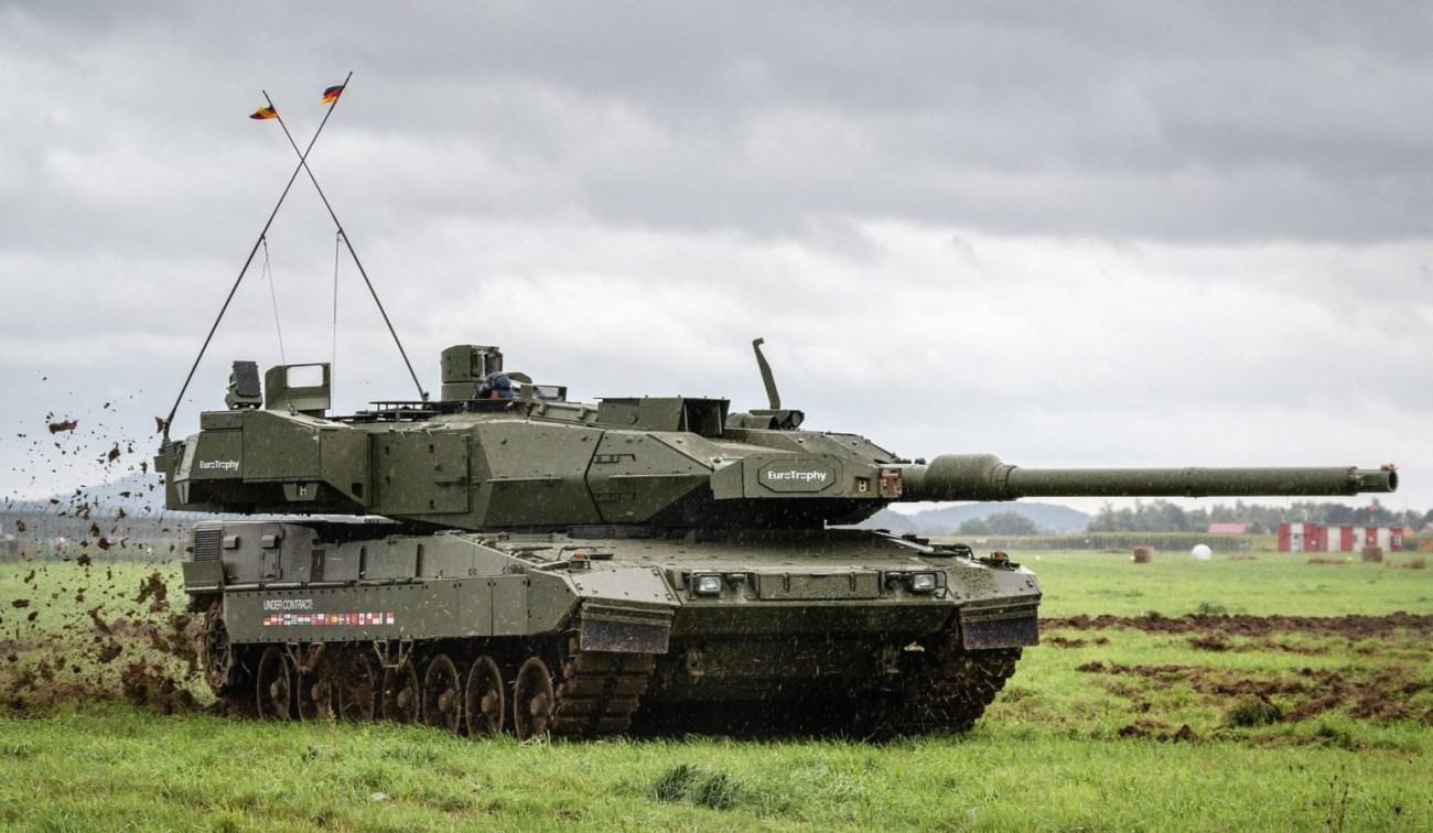 Leopard 2 A7 harckocsi, az új, L/55-ös kaliberű ágyúval és a Trophy aktív védelmi rendszerrel. Forrás: X /  Jeff2146