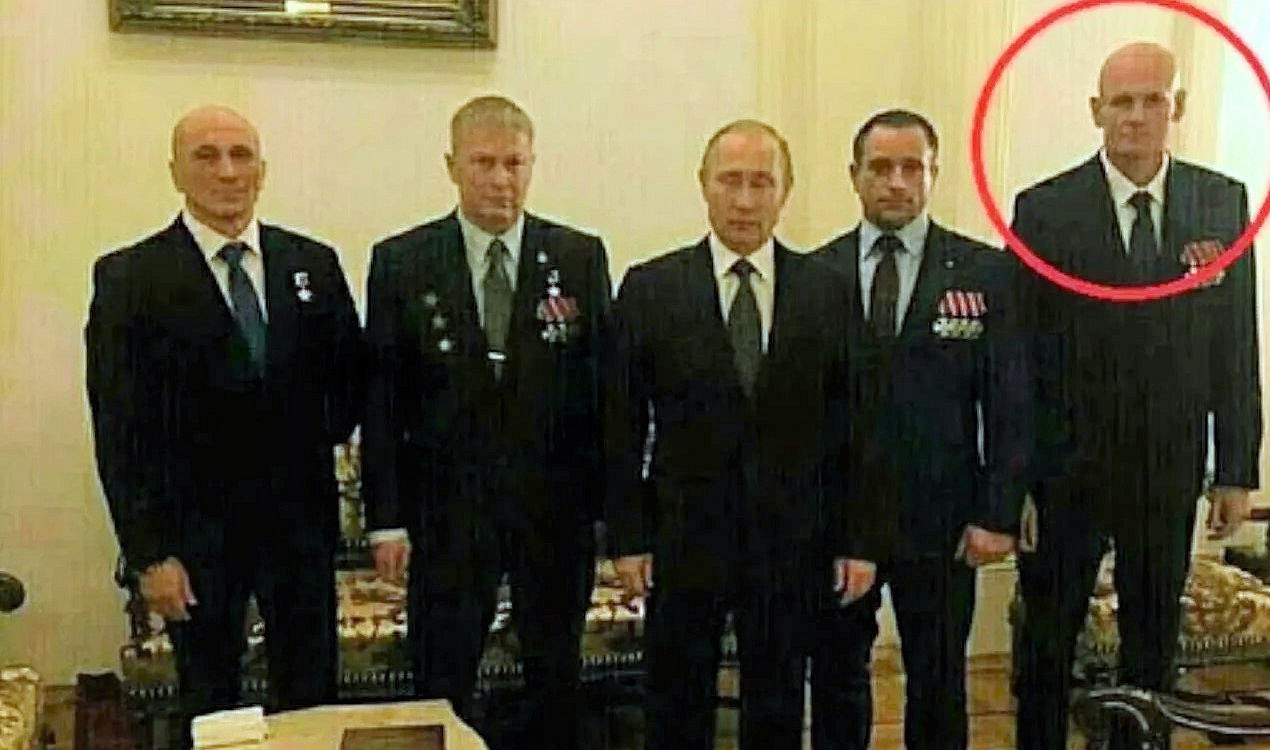 Dmitrij Utkin és a Wagner csoport néhány vezetője Vlagyimir Putyin orosz elnök társaságában a moszkvai Kreml.ben rendezett fogadáson 2016-ban.