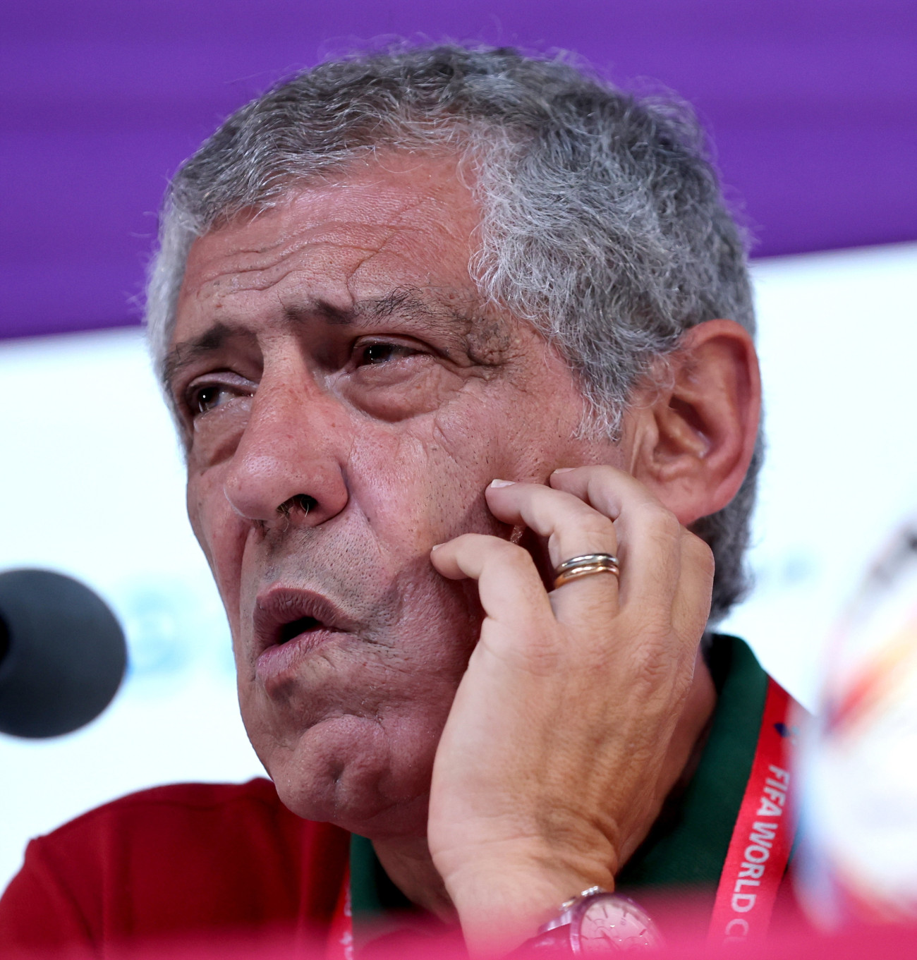 Doha, 2022. december 9.
Fernando Santos portugál szövetségi kapitány egy dohai sajtóértekezleten 2022. december 9-én. Portugália december 10-én Marokkó ellen játszik a katari labdarúgó-világbajnokság negyeddöntőjében.
MTI/EPA/Ali Haider