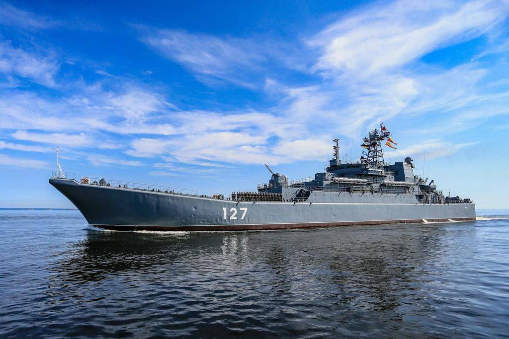 Az orosz hadiflotta Minszk partraszállást támogató hajója, itt még kifogástalan állapotban. Forrás: X / Ukraine Front Lines