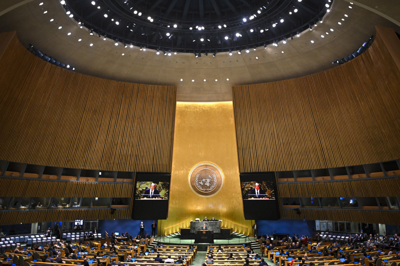 New York, 2023. szeptember 23.
Szergej Lavrov orosz külügyminiszter felszólal az ENSZ-Közgyűlés 78. ülésszakának általános vitáján a világszervezet New York-i székházában 2023. szeptember 23-án.
MTI/EPA/MIGUEL RODRIGUEZ