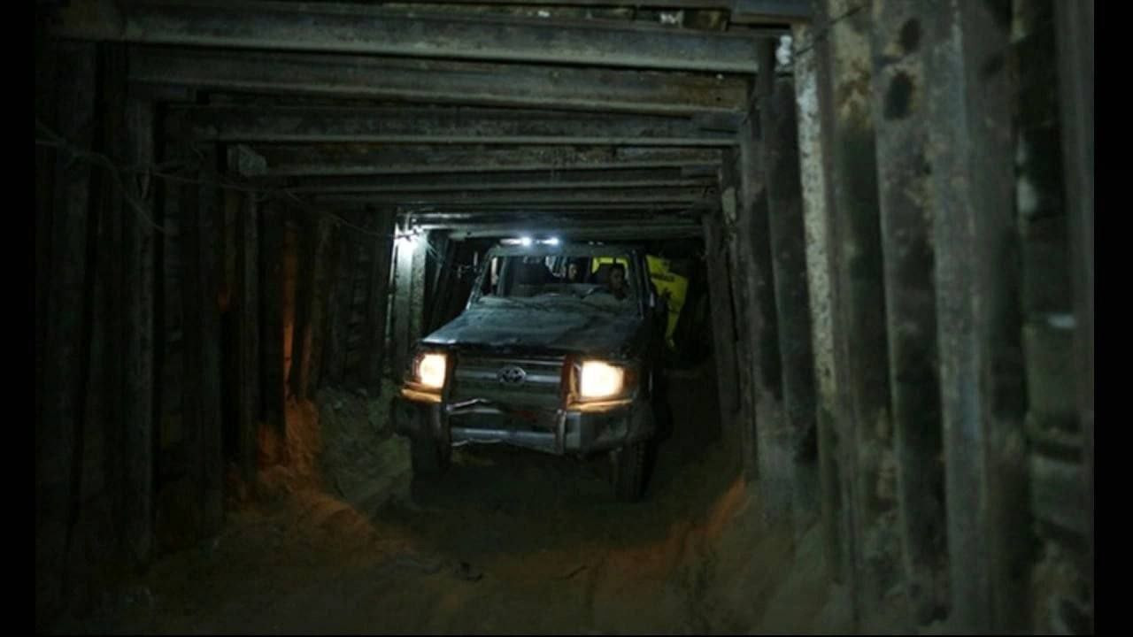 A Hamász némelyik alagútja akkora, hogy még autóval is lehet benne közlekedni. Forrás : X / World Watcher for Peace