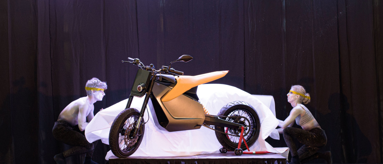 A Neumann János Egyetemen kifejlesztett NJE Supermoto elektromos motorkerékpár. Forrás: Neumann János Egyetem