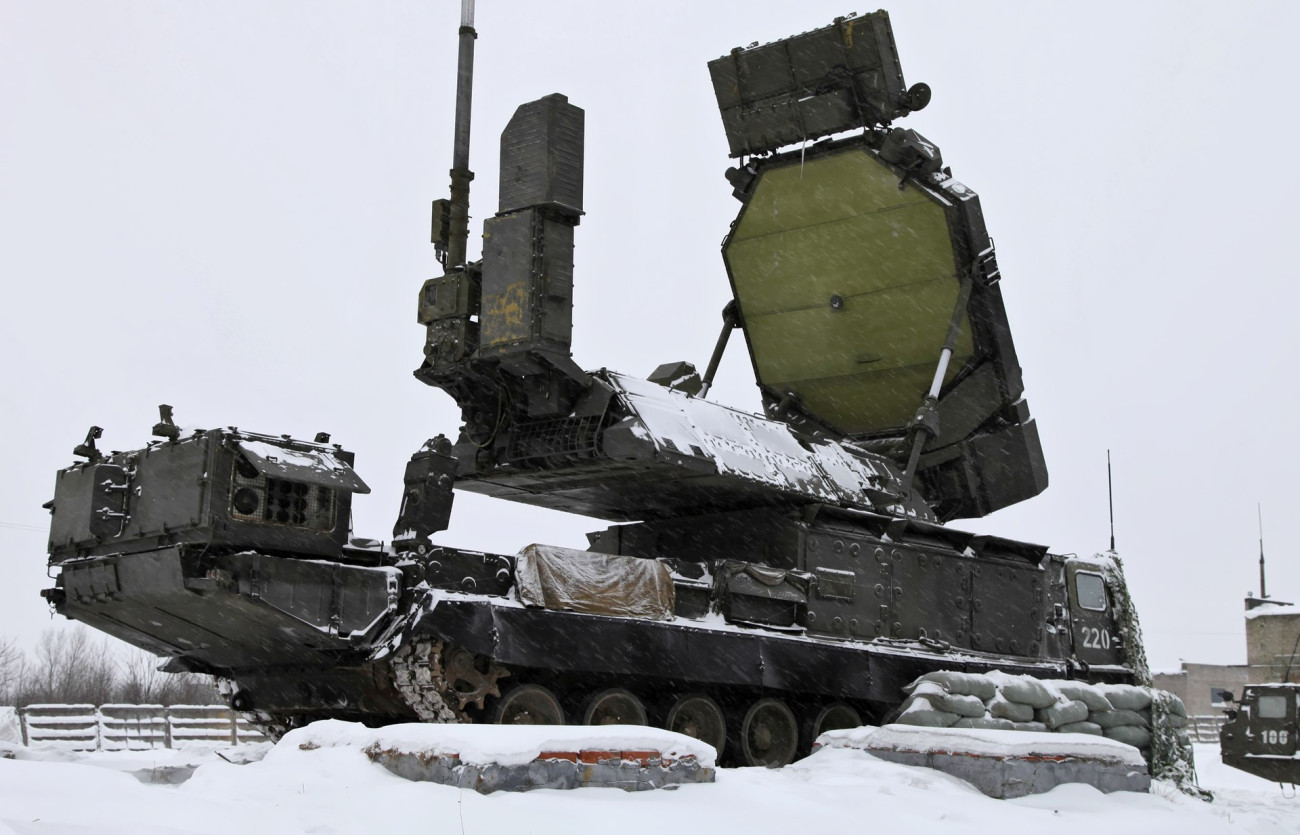 Az orosz Sz-300-as légvédelmi rendszer 9S32 tűzvezető lokátora. Forrás: Wikipédia