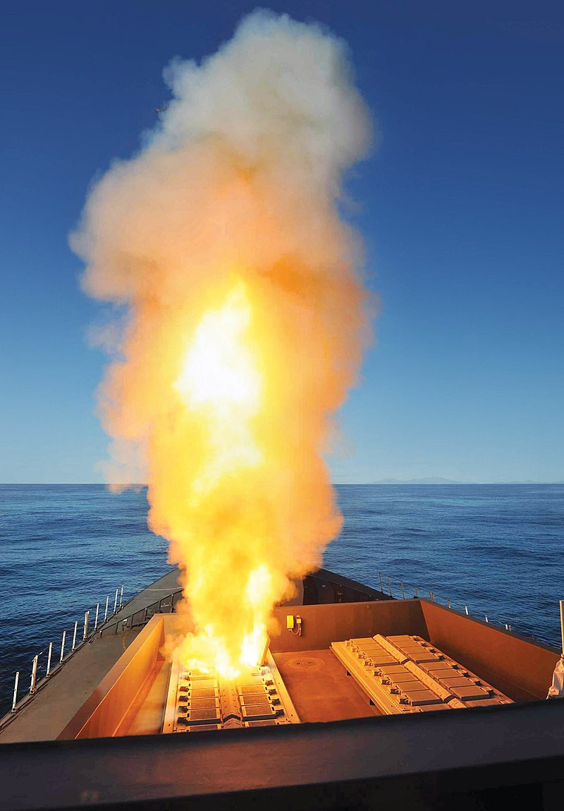 Légvédelmi rakéta indul az HMS Diamond fedélzetéről. Forrás: Wikipédia