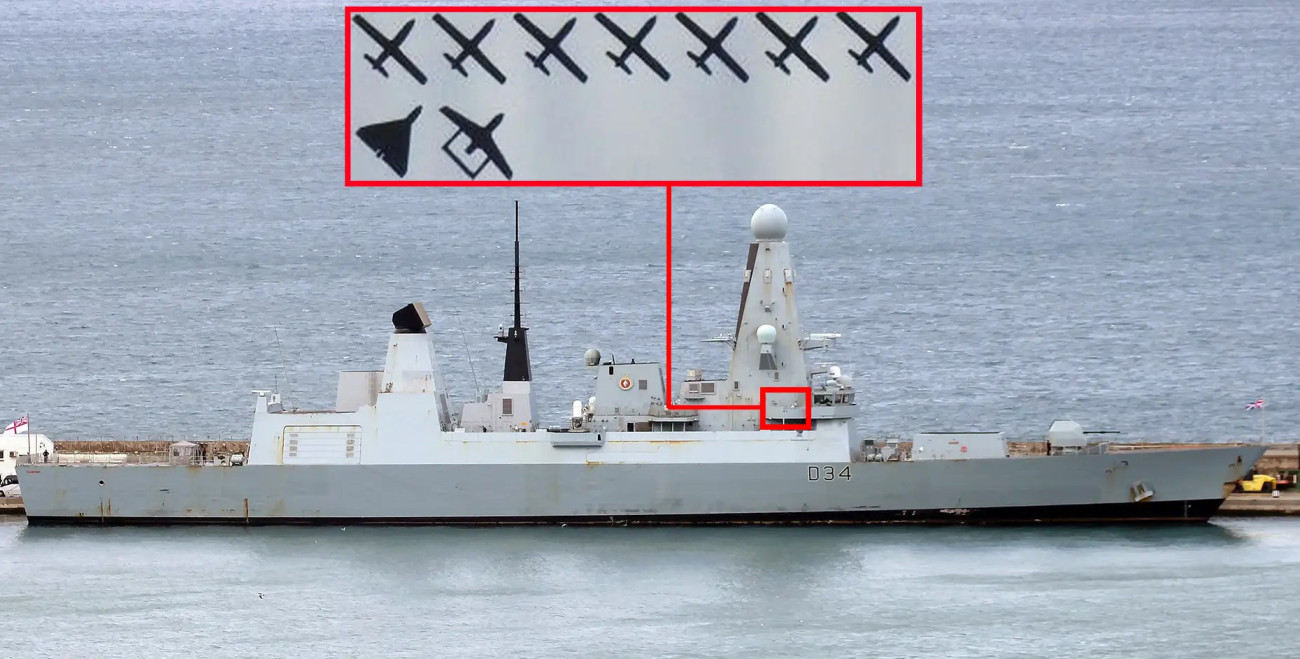 Győzelmi jelek az HMS Diamond parancsnoki hídján. Forrás: Royal Navy