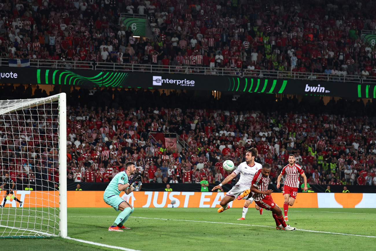 ATHENS, GREECE - MAY 29: Ayoub El Kaabi of Olympiakos scores a goal to make it 1-0 during the UEFA Europa Conference League 2023/24 final match between Olympiacos FC and ACF Fiorentina at AEK Arena on May 29, 2024 in Athens, Greece.(Photo by Robbie Jay Barratt - AMA/Getty Images)