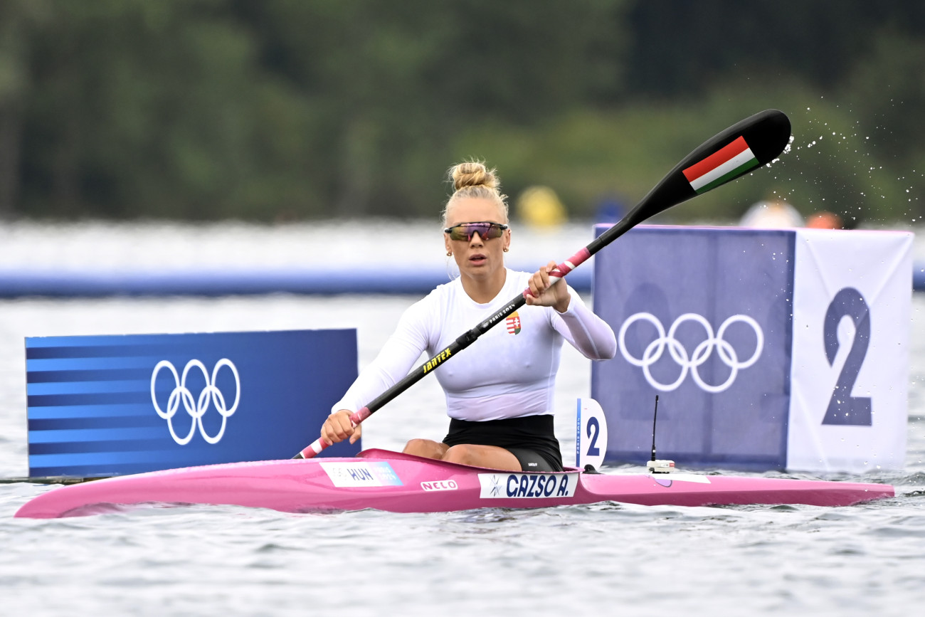 Vaires-sur-Marne, 2024. augusztus 7.
Gazsó Alida Dóra a női kajak egyesek 500 méteres versenyének előfutamában a 2024-es párizsi nyári olimpián a vaires-sur-marne-i evezős és kajak-kenu pályán 2024. augusztus 7-én.
MTI/Kovács Tamás