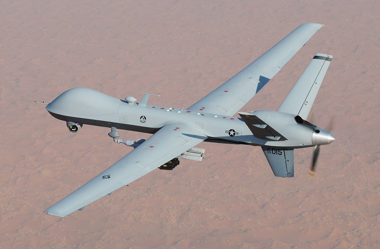 Az amerikai General Atomics vállalat, MQ-9 Reaper típusú felfegyverezhető drónja. Forrás: Wikipédia