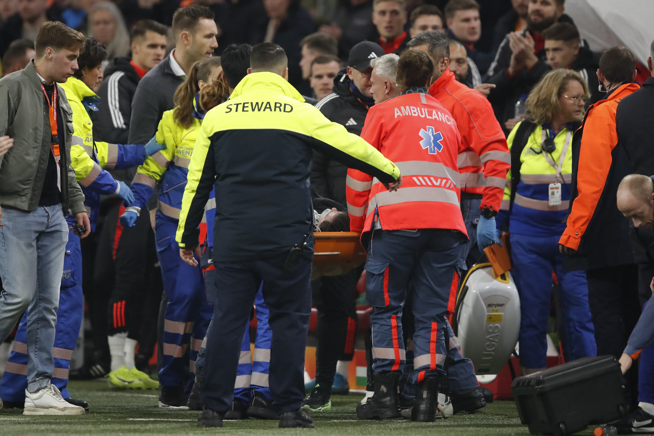 AMSTERDAM - Medical incident during the UEFA Nations League match between the Netherlands and Hungary at the Johan Cruyff ArenA on Nov. 16, 2024 in Amsterdam, Netherlands. ANP BART STOUTJESDIJK (Photo by ANP via Getty Images)