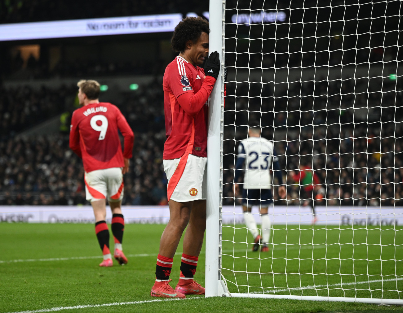 MTI/EPA/Daniel Hambury